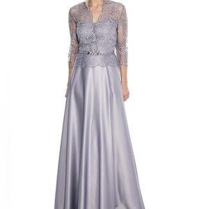 Sophisticated Long Sleeve Lace Gown in Gray